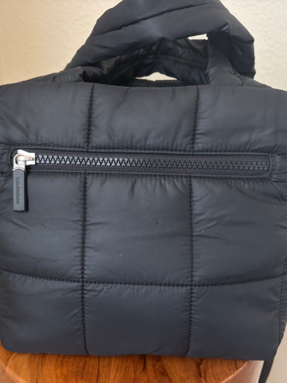 Lululemon Quilted Grid Tote Bag Mini 5L *Black* - Picture 7 of 10